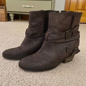 Crown Vintage Tuff 2 Wedge Booties